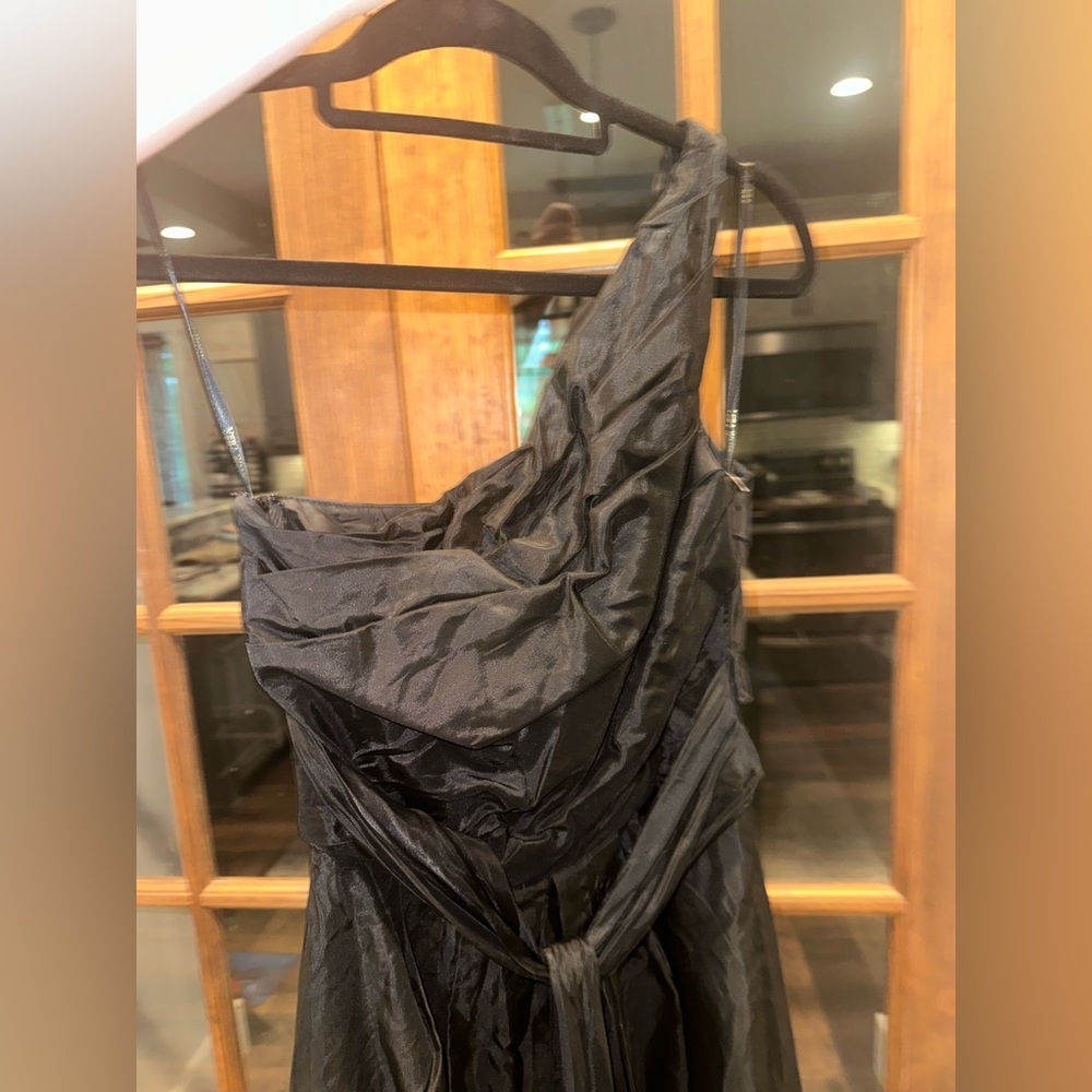 EUC Vera Wang Maids Formal Dress Size 8 Elegant Black One-Shoulder Dress - Picture 6 of 13